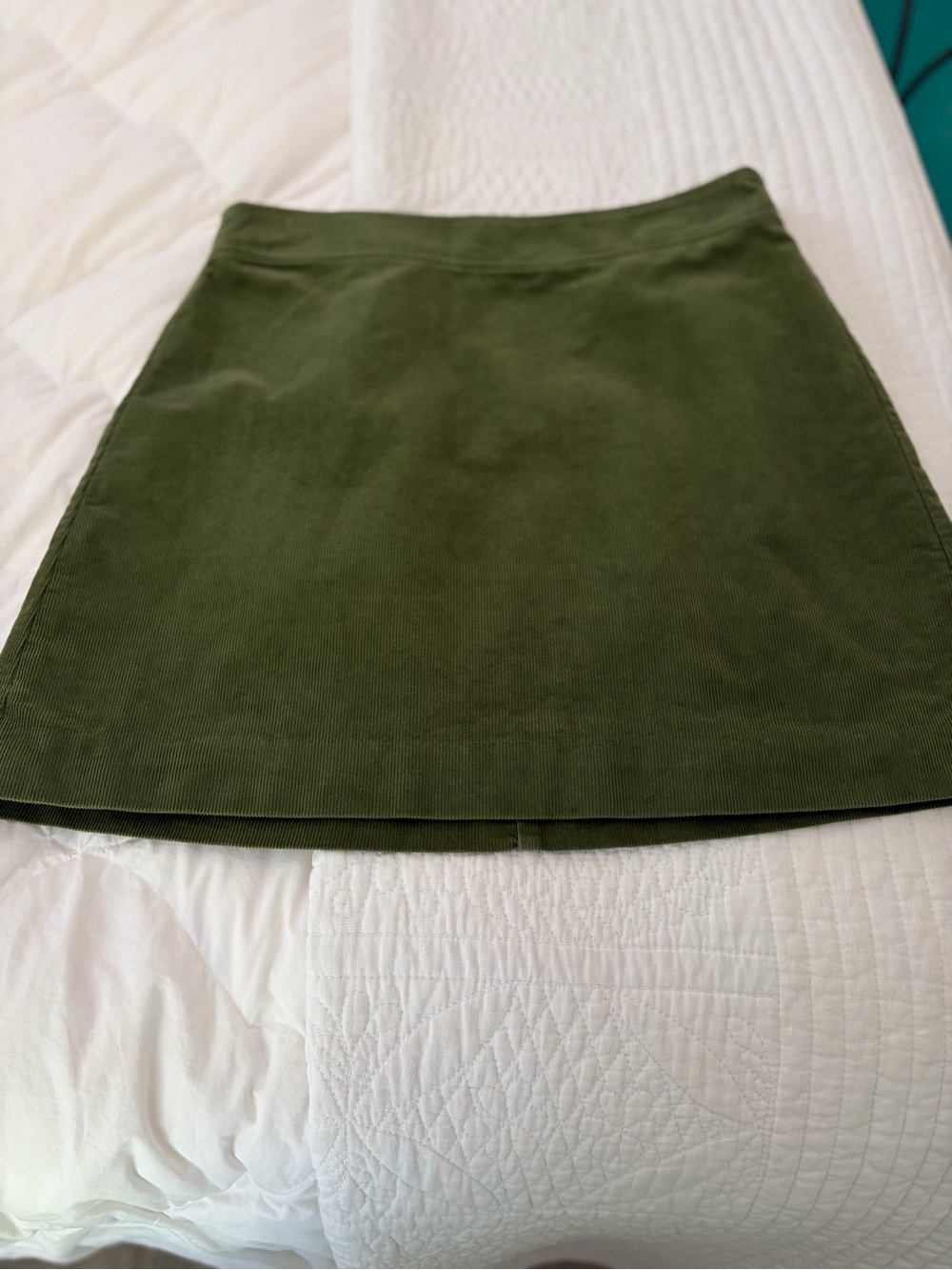 J. CREW Corduroy Mini Skirt. Olive Green. Lined. 6
